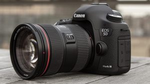 سعر ومواصفات كاميرا كانون EOS 5D Mark IV DSLR 2