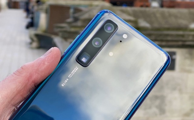الكشف مبكرا عن تصميم هاتف Huawei P40 2