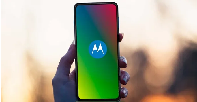 كيفية تنشيط شاشة التوقف على هاتف Motorola